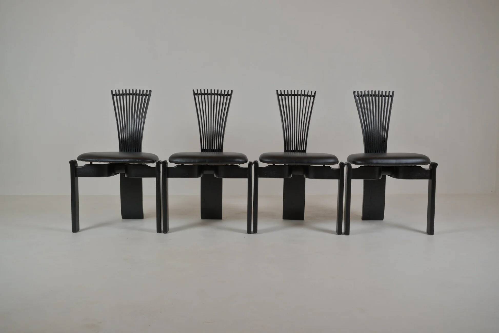 Set of 4 dining chairs "Totem" by Torstein Nilsen
