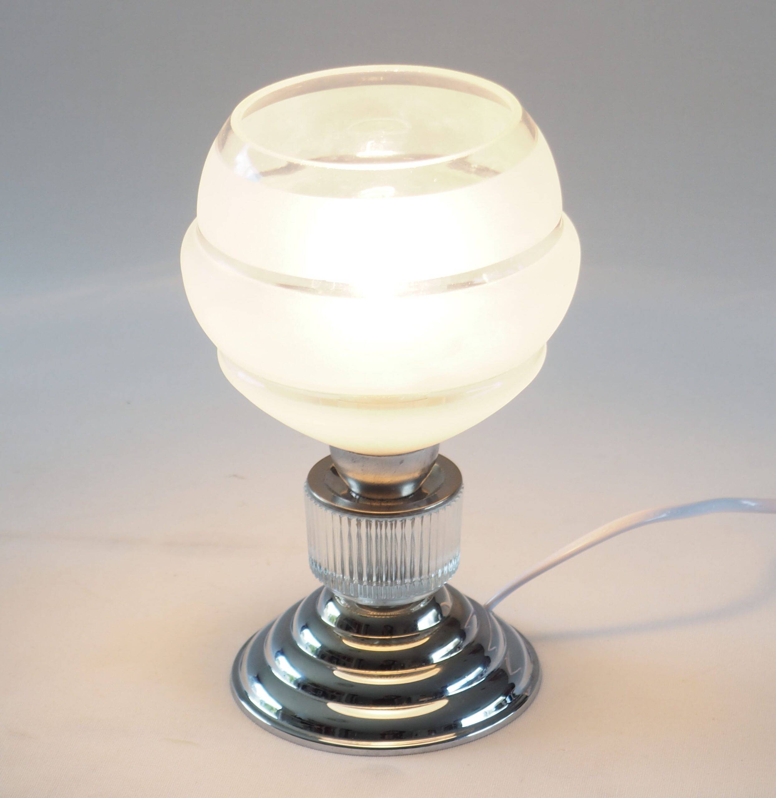 Lampe art déco globe satiné et chrome