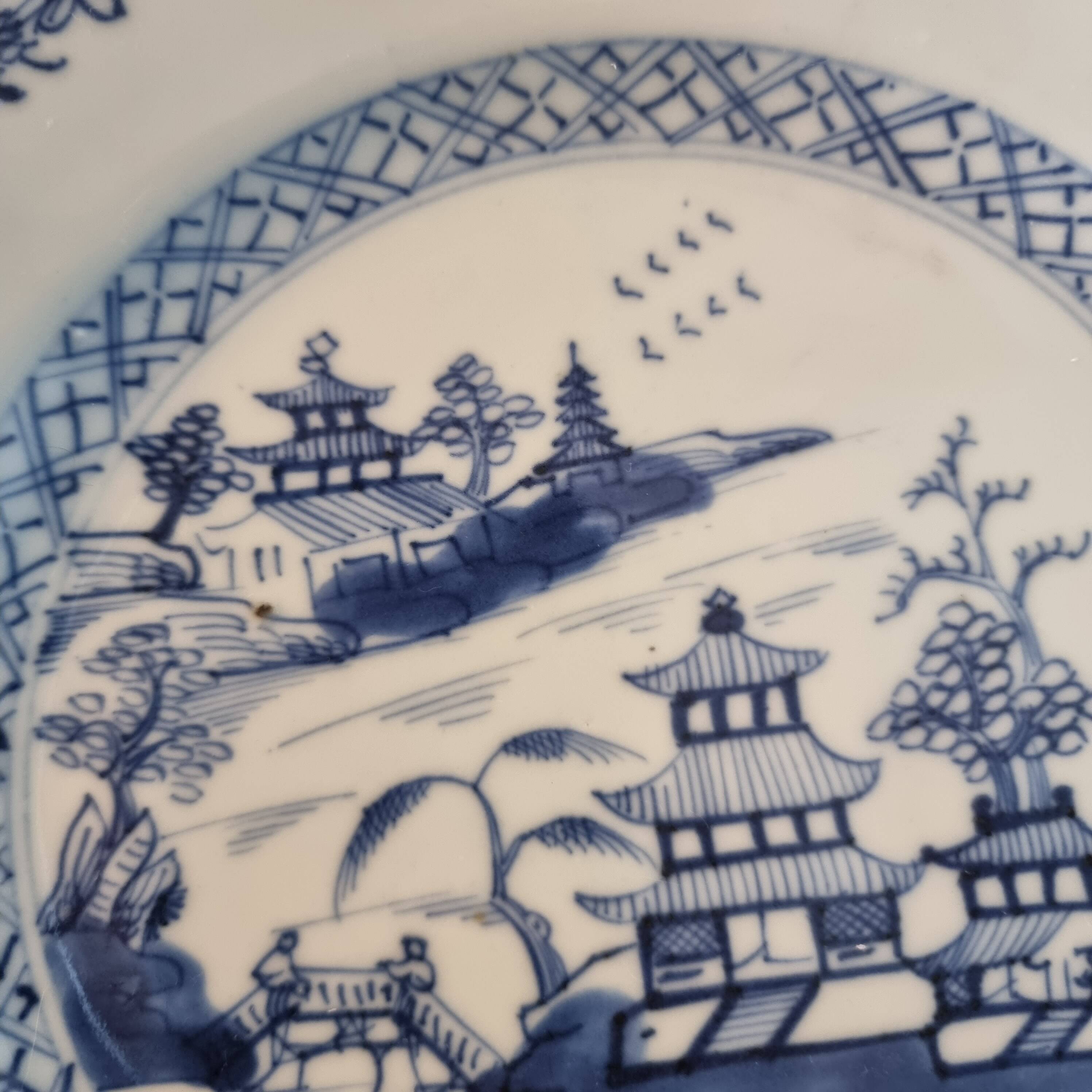 Chinese porcelain plate, Qing dynasty, Qianlong period (1736-1795)