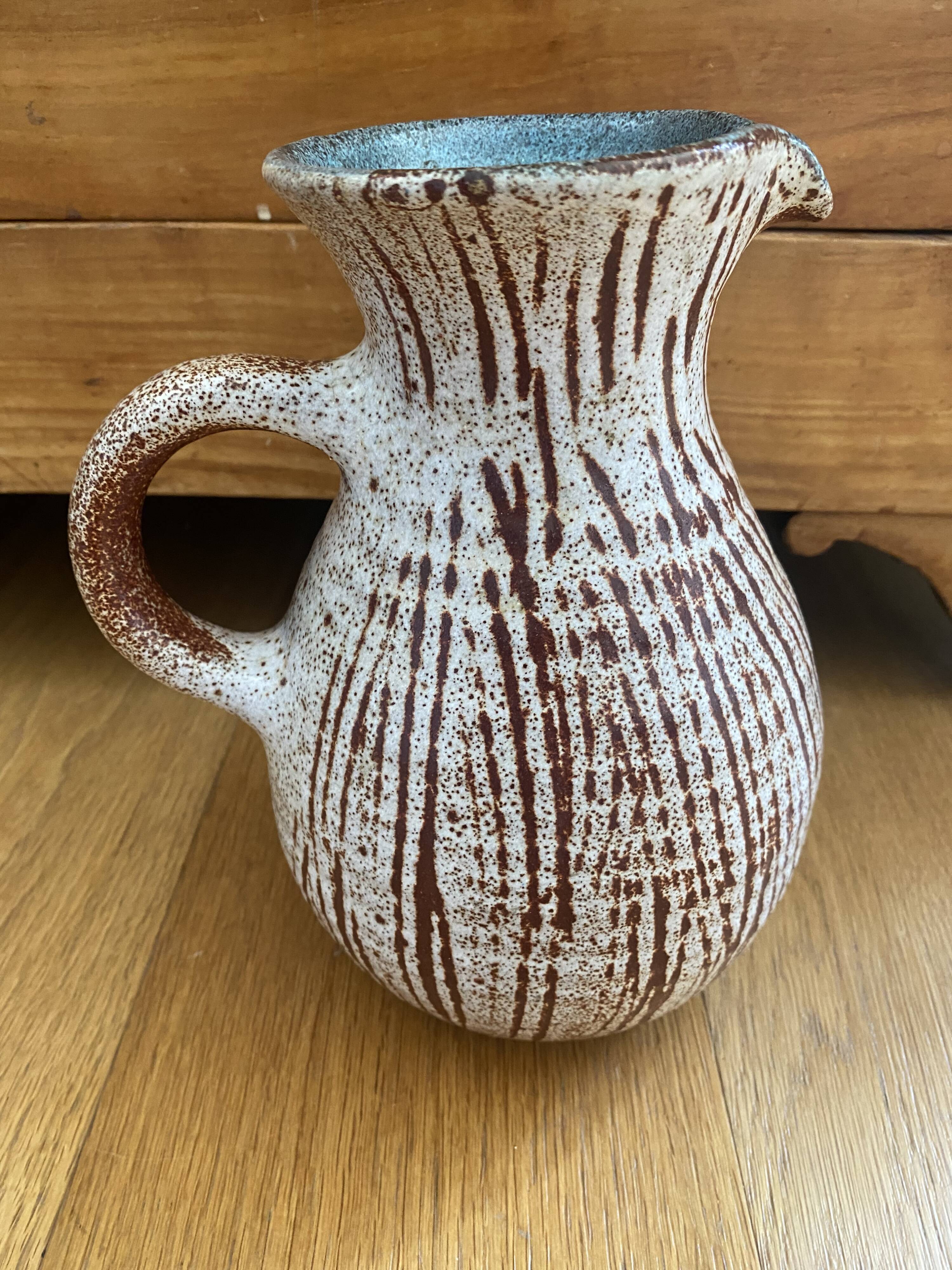 Ceramic pitcher Accolay striped burgundy turquoise white