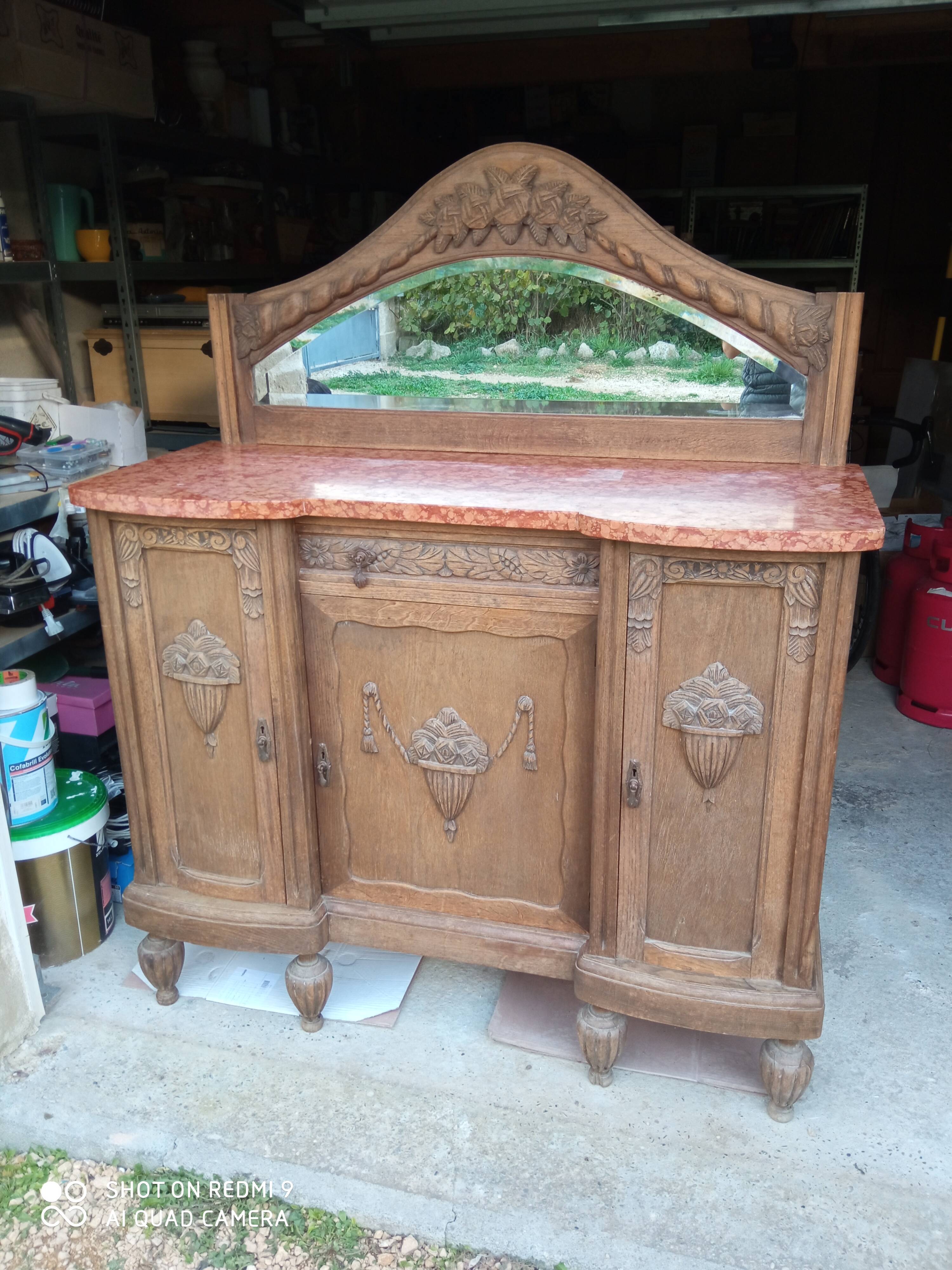 Art Deco serving buffet