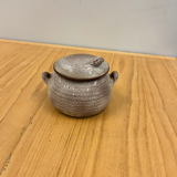 Sugar pot