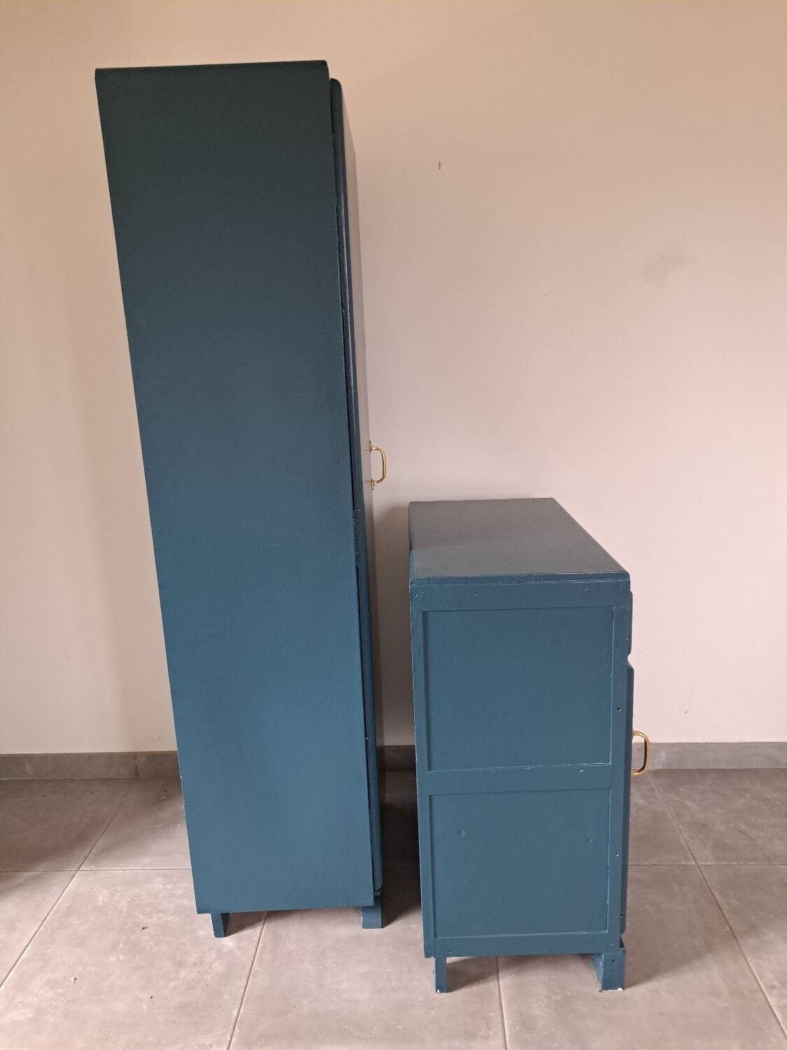 Armoire asymétrique vintage