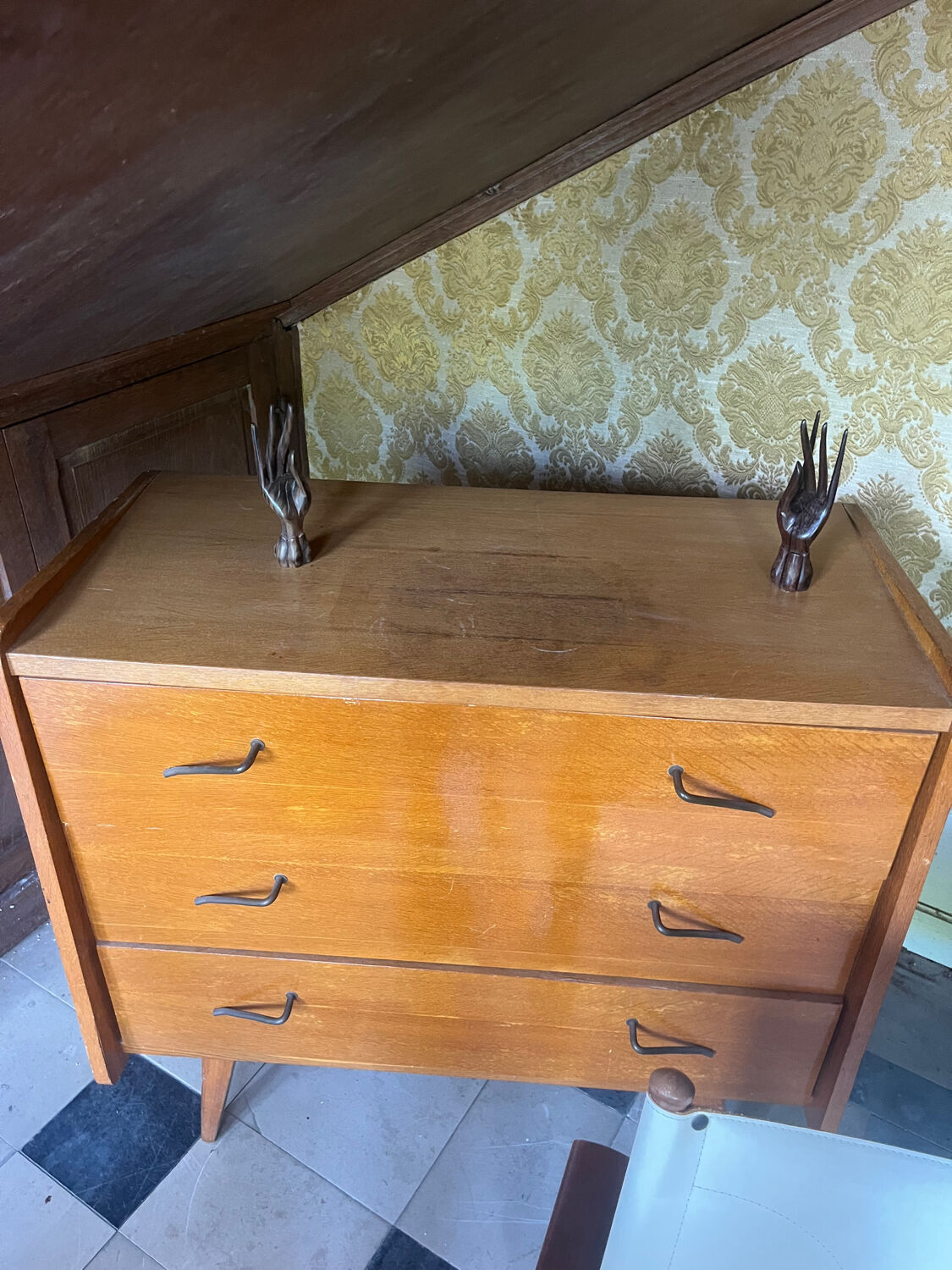 Commode pieds compas en chêne, France années 60