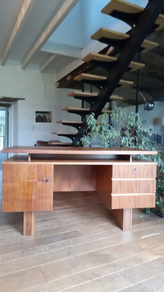 Beautiful desk veneer teak 80s