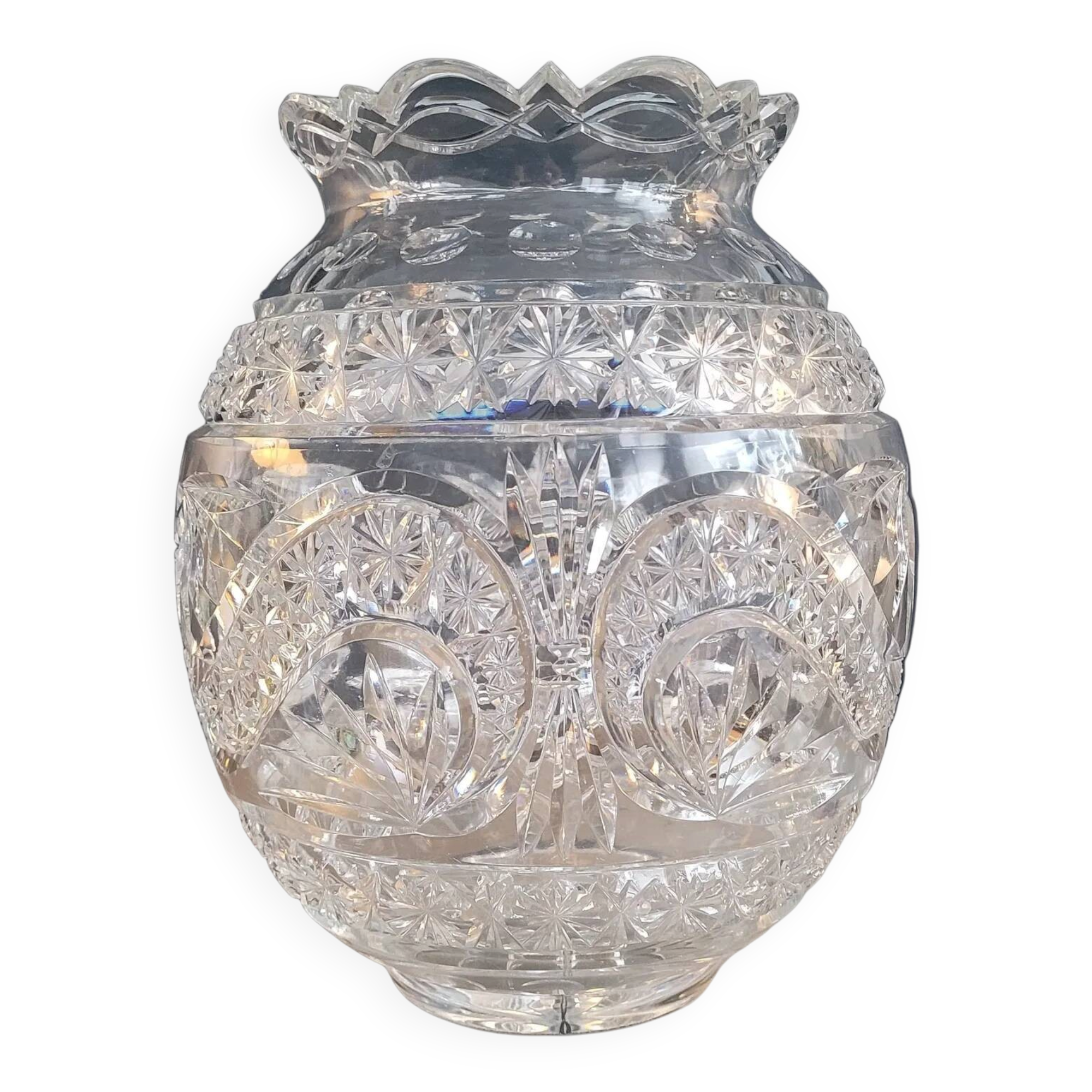 Large round vase in cut crystal