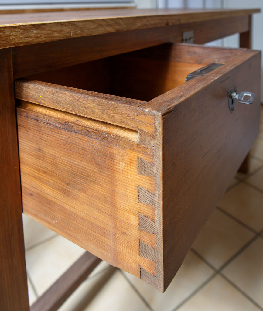 Old desk assembly table