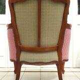 Vintage shepherdess armchair in pink velvet.