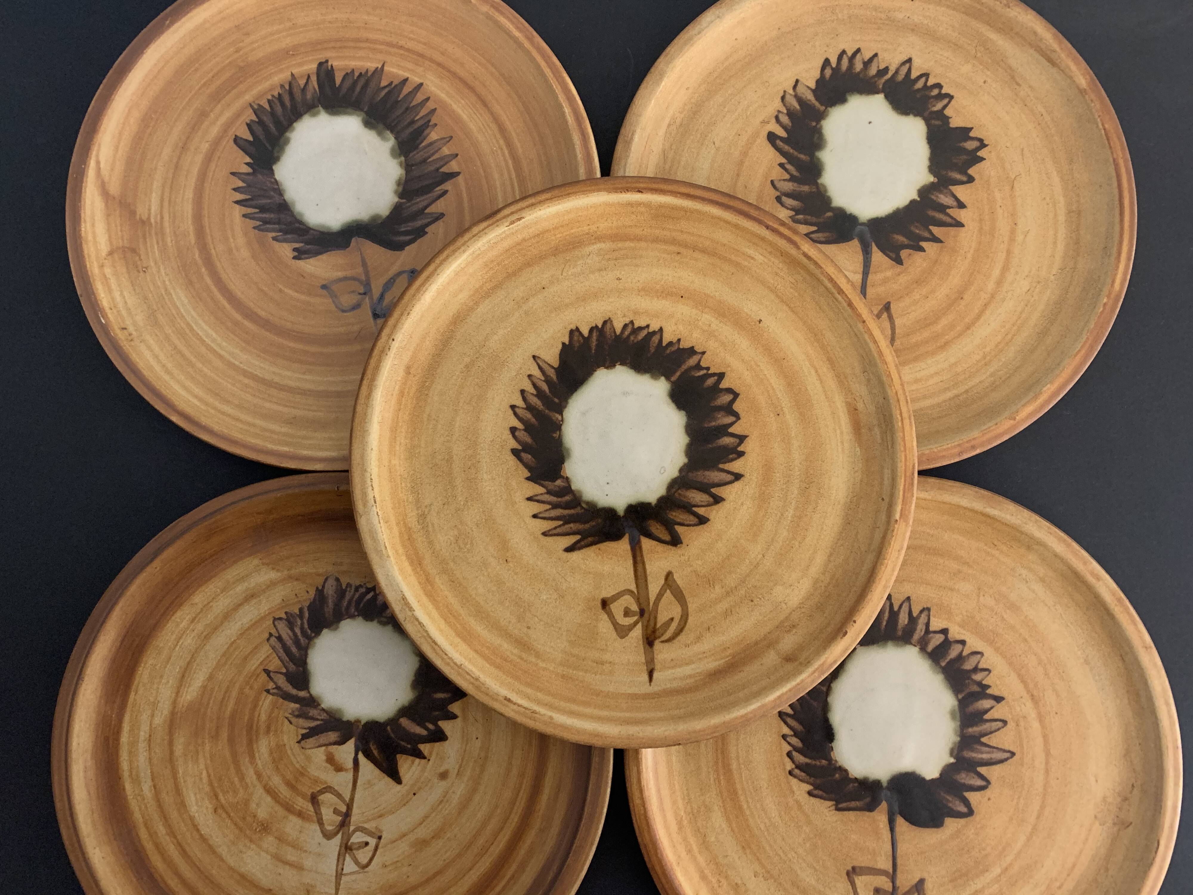 5 plates flat sunflower, Poterie de la Colombe, Vallauris style, 1970