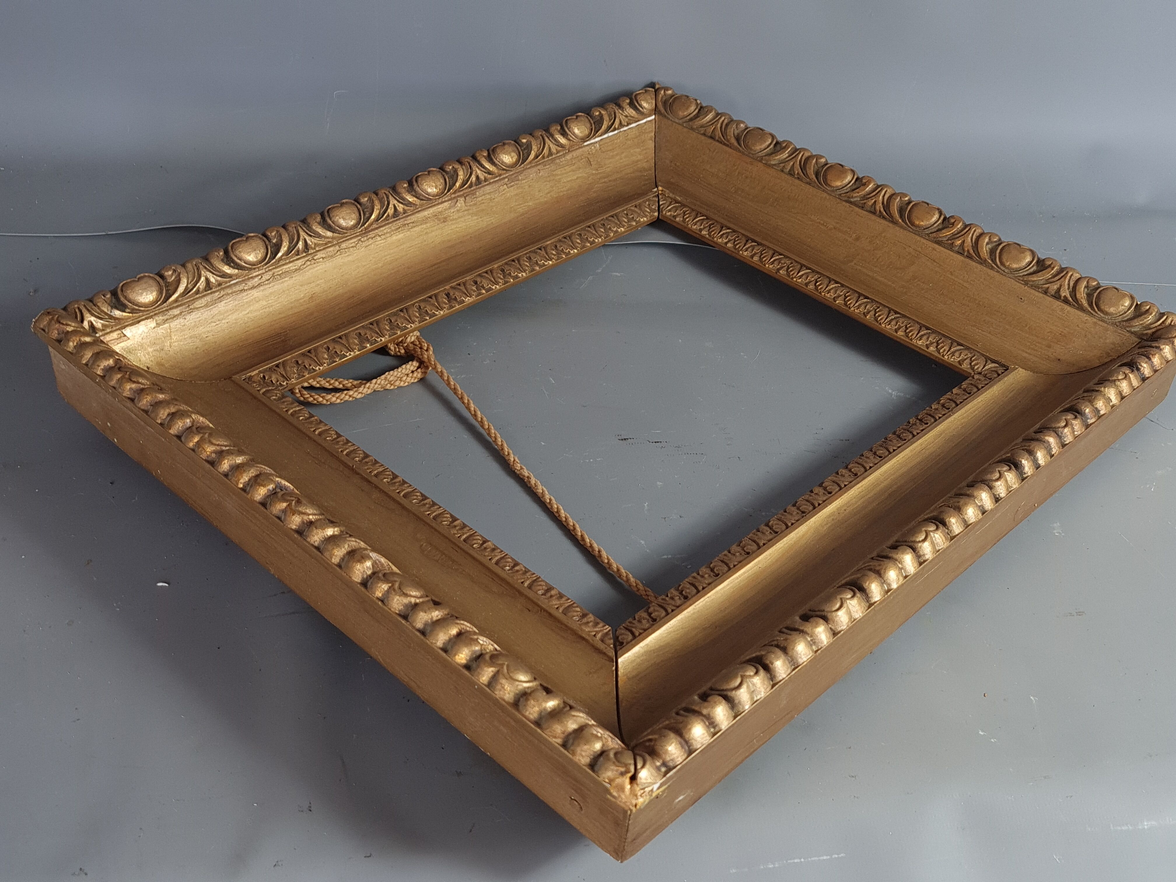 Old frame stucco wood & gilded 40.5x35.5 cm, leaf 28.2x22.9 cm sb
