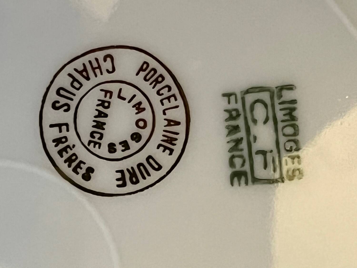 Round dish in fine Limoges porcelain