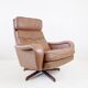 Fauteuil cuir avec pouf de Madsen & Schübel pour Bovenkamp