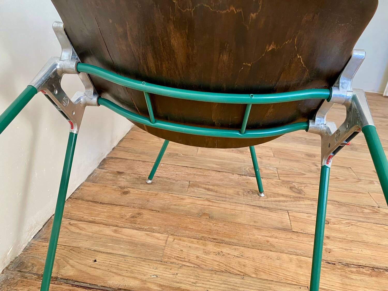 Pair of DSC 106 chairs by Giancarlo Piretti