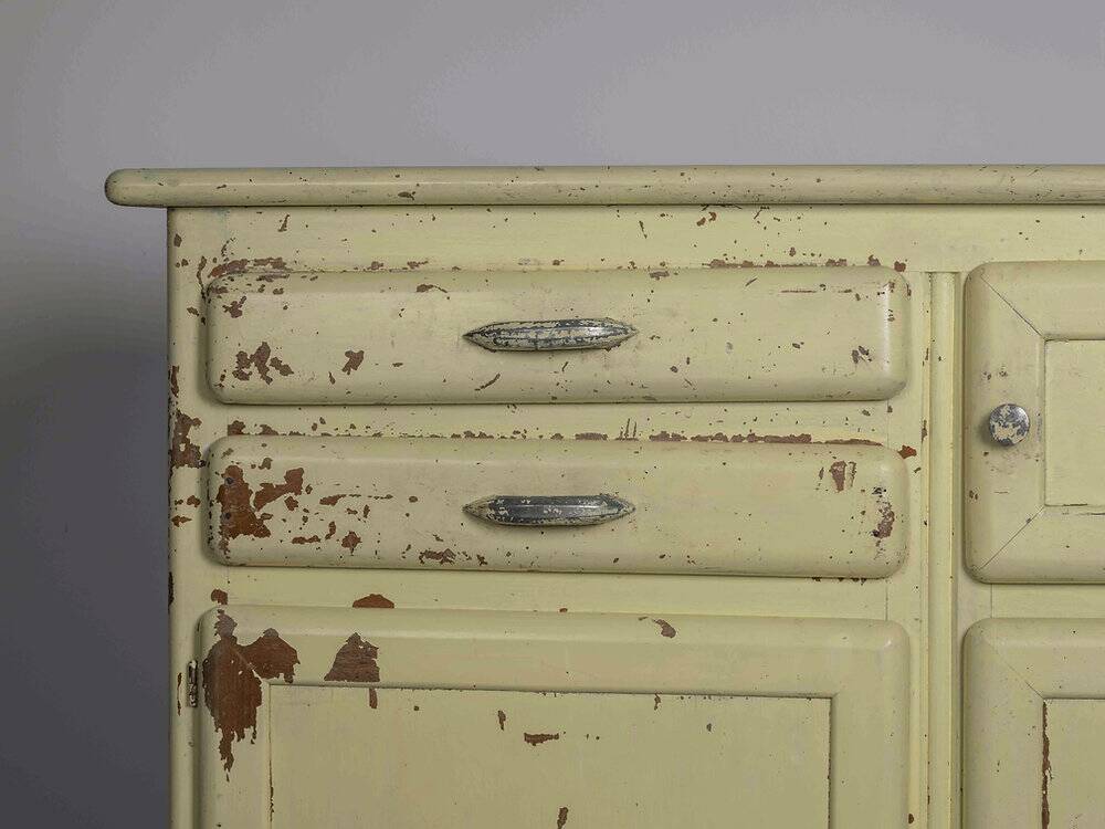 Vintage chest of drawers