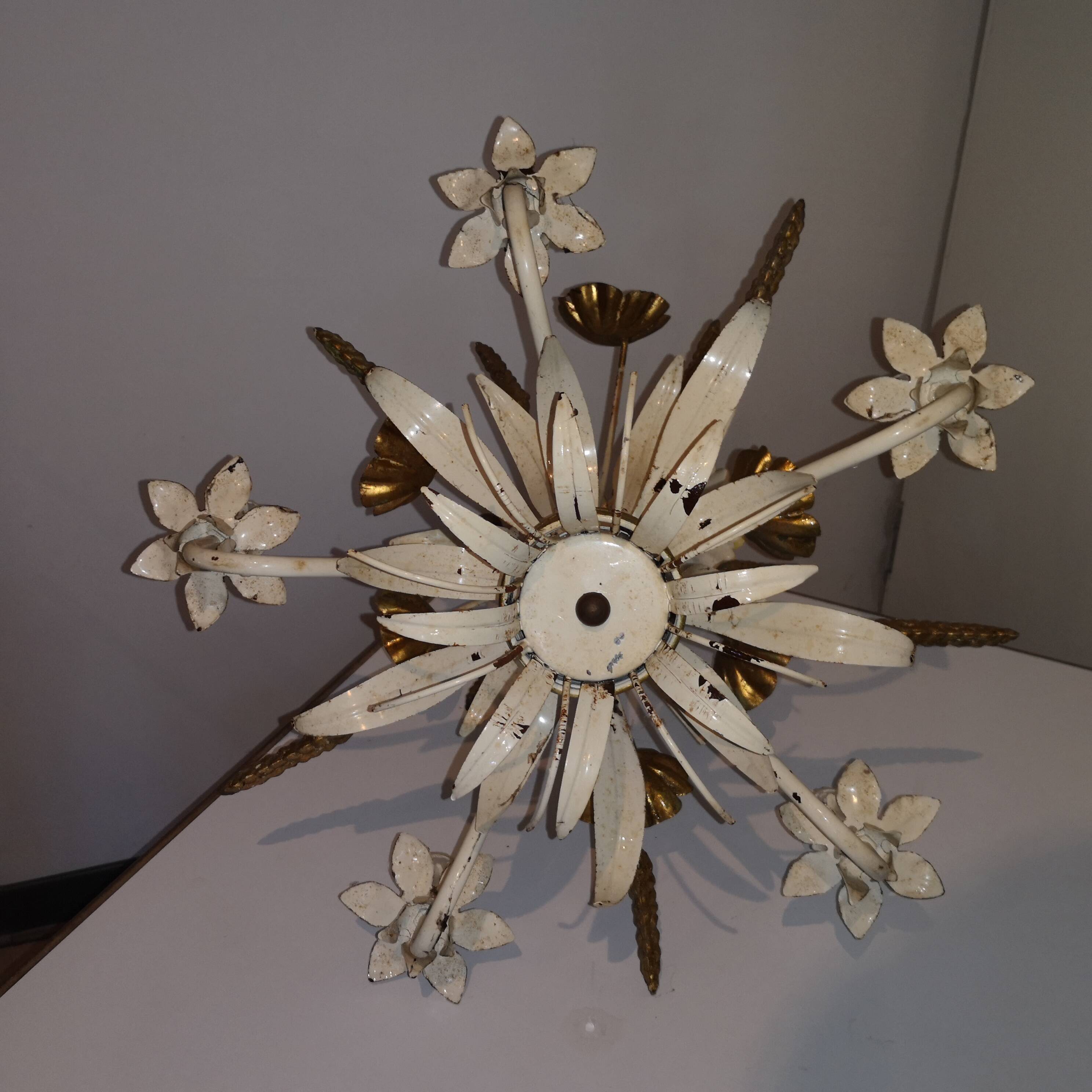 Vintage wheat ear chandelier - white lacquered & gold (Hans Kögl style)