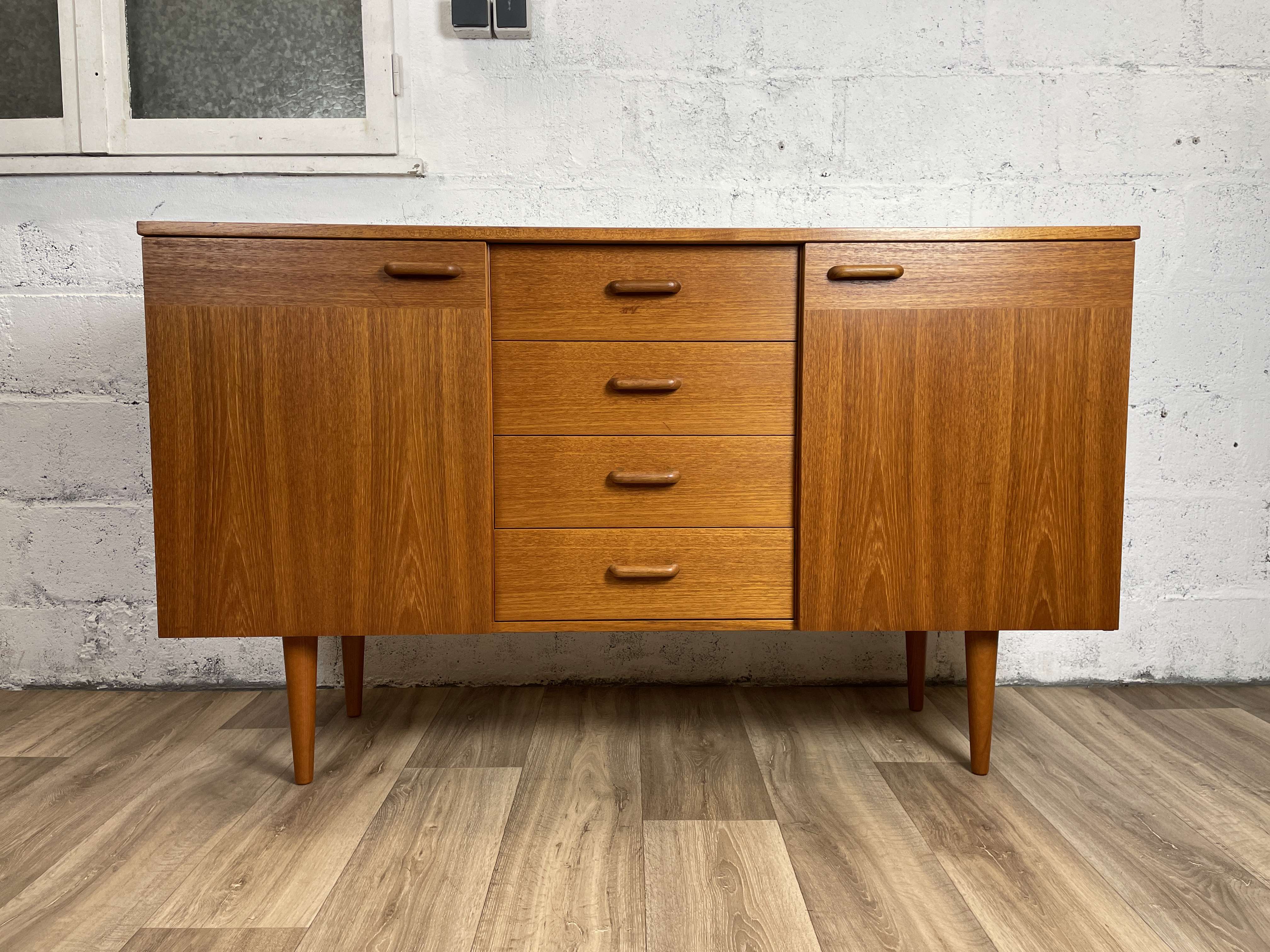 Mid-length Scandinavian teak sideboard, 60s