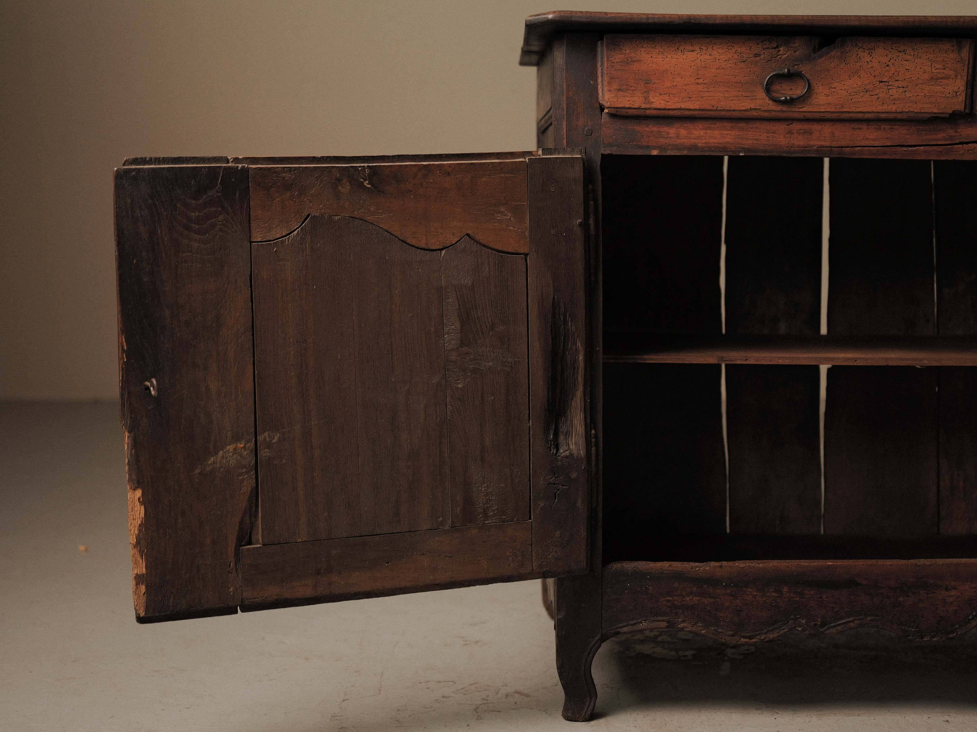 Country buffet in solid wood, Auvergne, 19th century