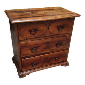 Commode en noyer massif