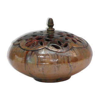 Sandstone container for potpourri