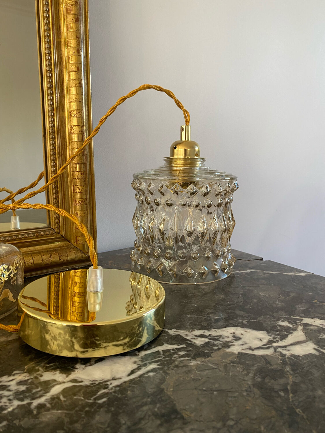 Suspension with vintage amber glass globe