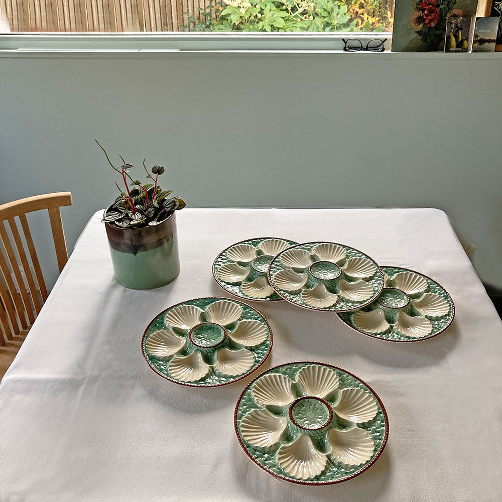Oyster plates slurry