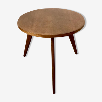 Tripod round coffee table