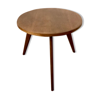 Tripod round coffee table