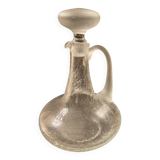 Carafe ancienne en verre soufflé, dotée d’un superbe effet craquelé