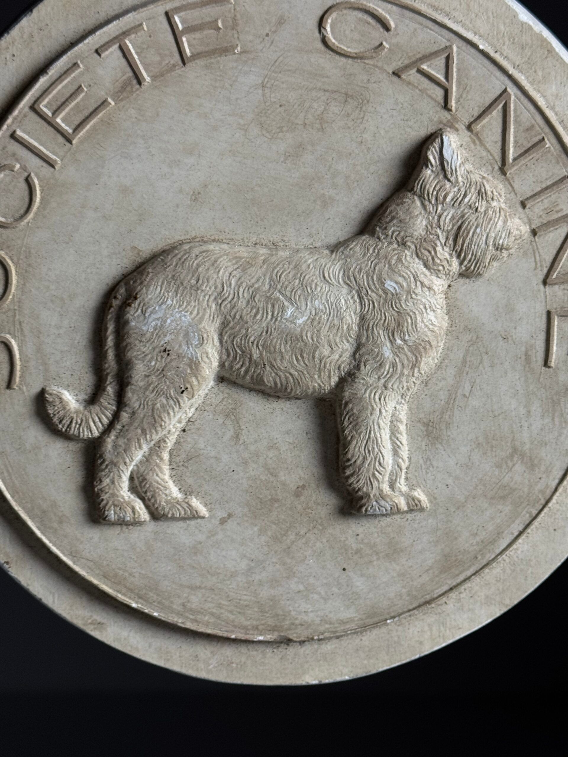 Plaster plaque "societe canine"