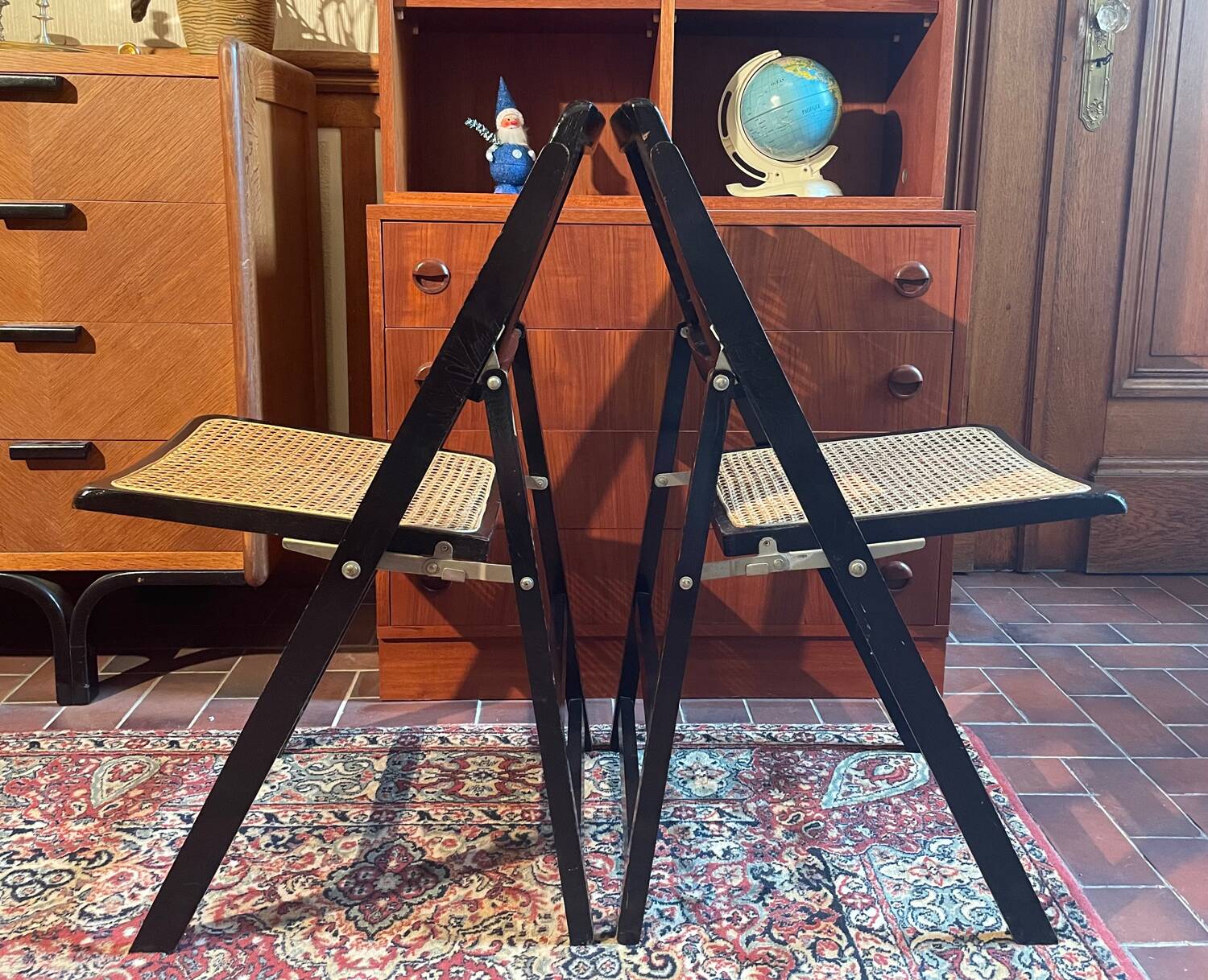 Folding cane chairs