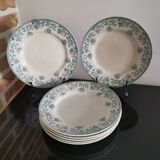 7 assiettes plates modèle Jane à décor floral vert foncé Saint-Amand
