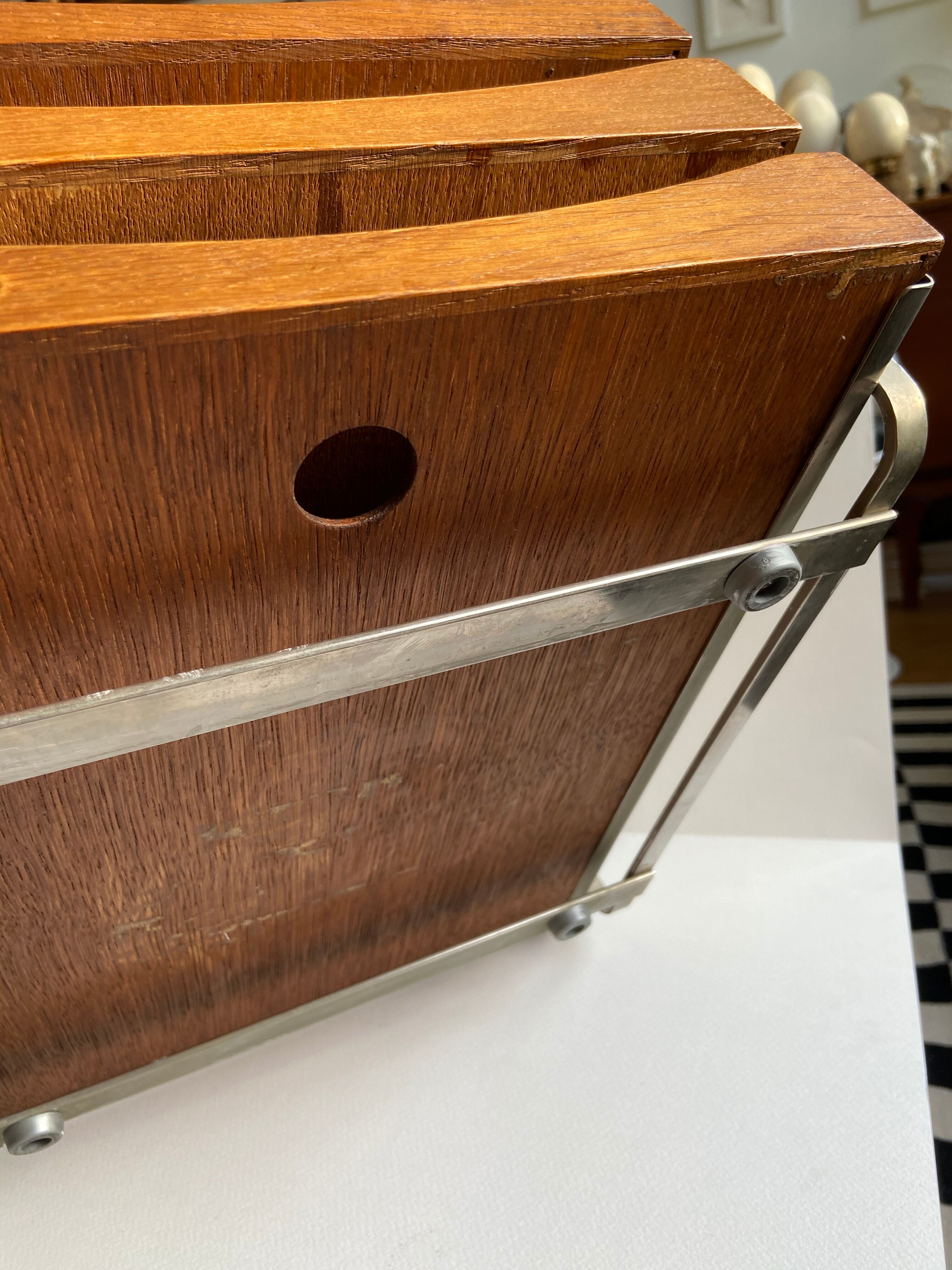 Scandinavian wooden range-mail