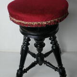 Napoleon III piano stool