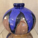 Multicolored sandstone ball vase