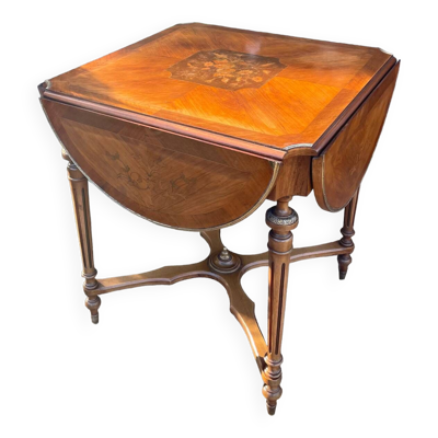 Table de centre à décor de marqueterie de feuilles et de fleurs de style Louis XVI époque XIX eme siècle