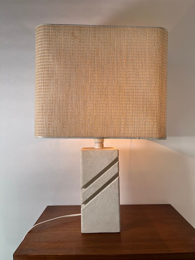 Lamp in carved limestone 1970/80