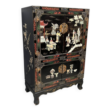 Chinoiserie-style cabinet. Inlaid with steatite, jade, marble, and ivory.