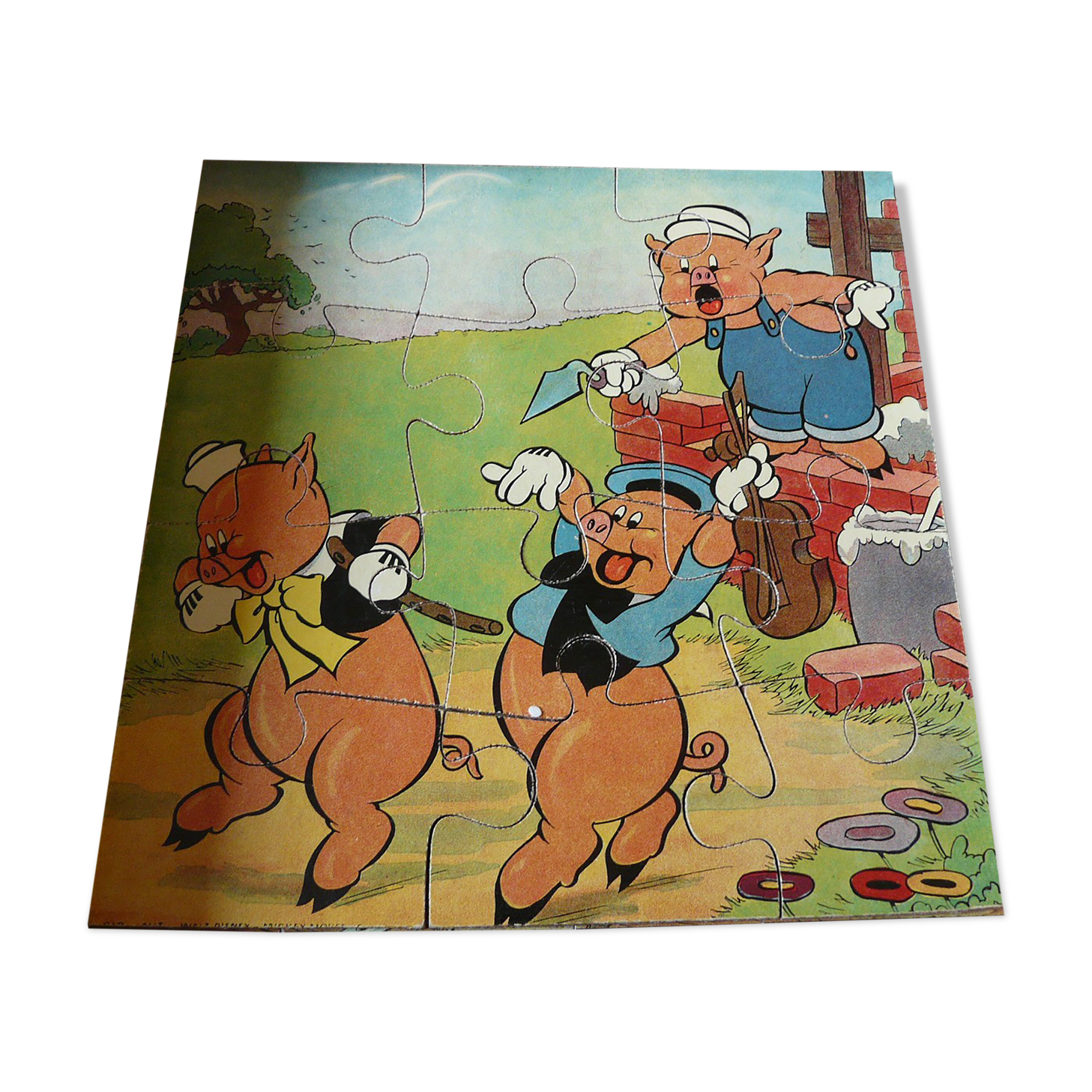 box of 6 wooden puzzles the 3 little walt Dizney pigs