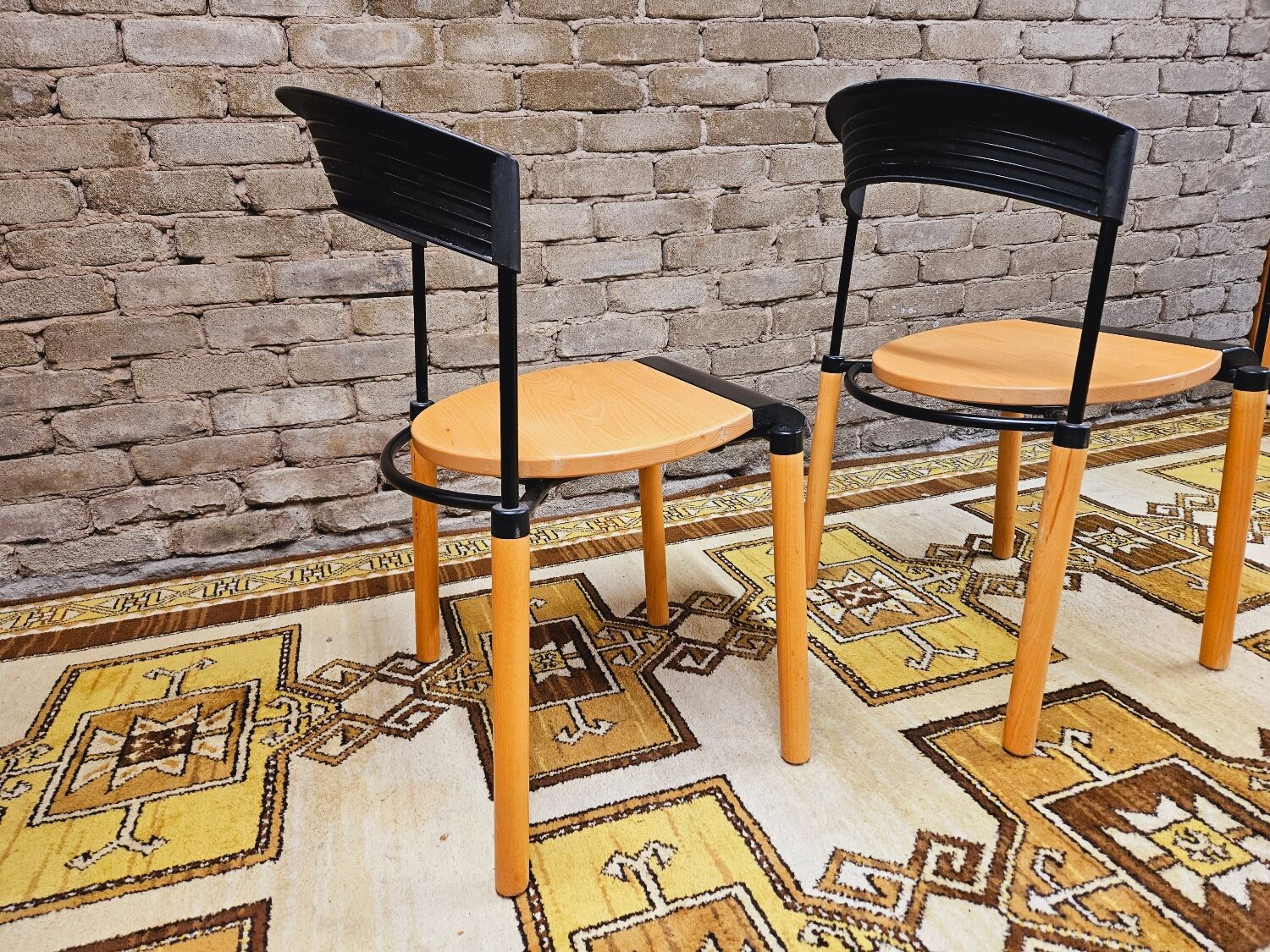 Paire de chaises années 80