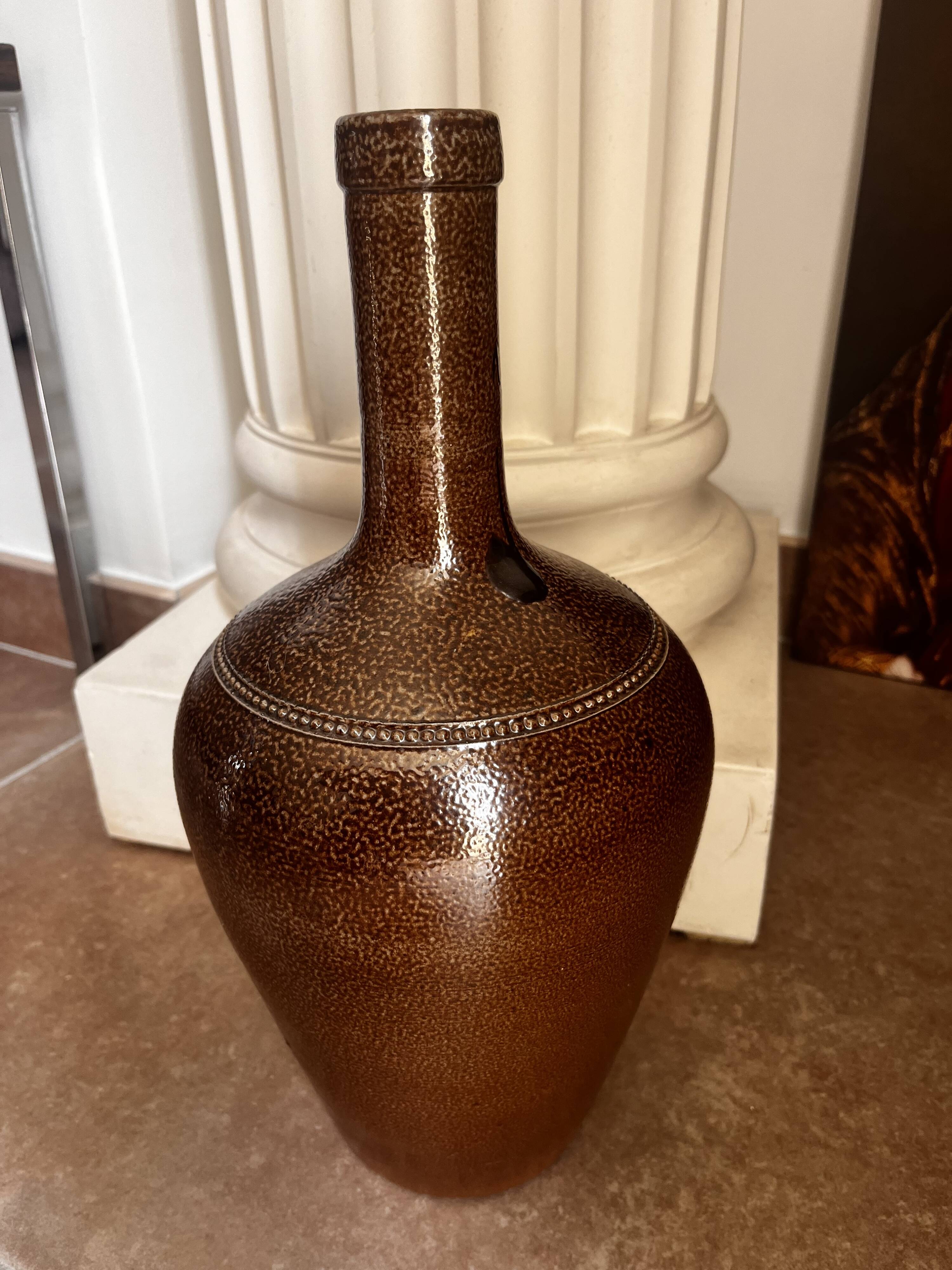 Give me a ceramic jug.