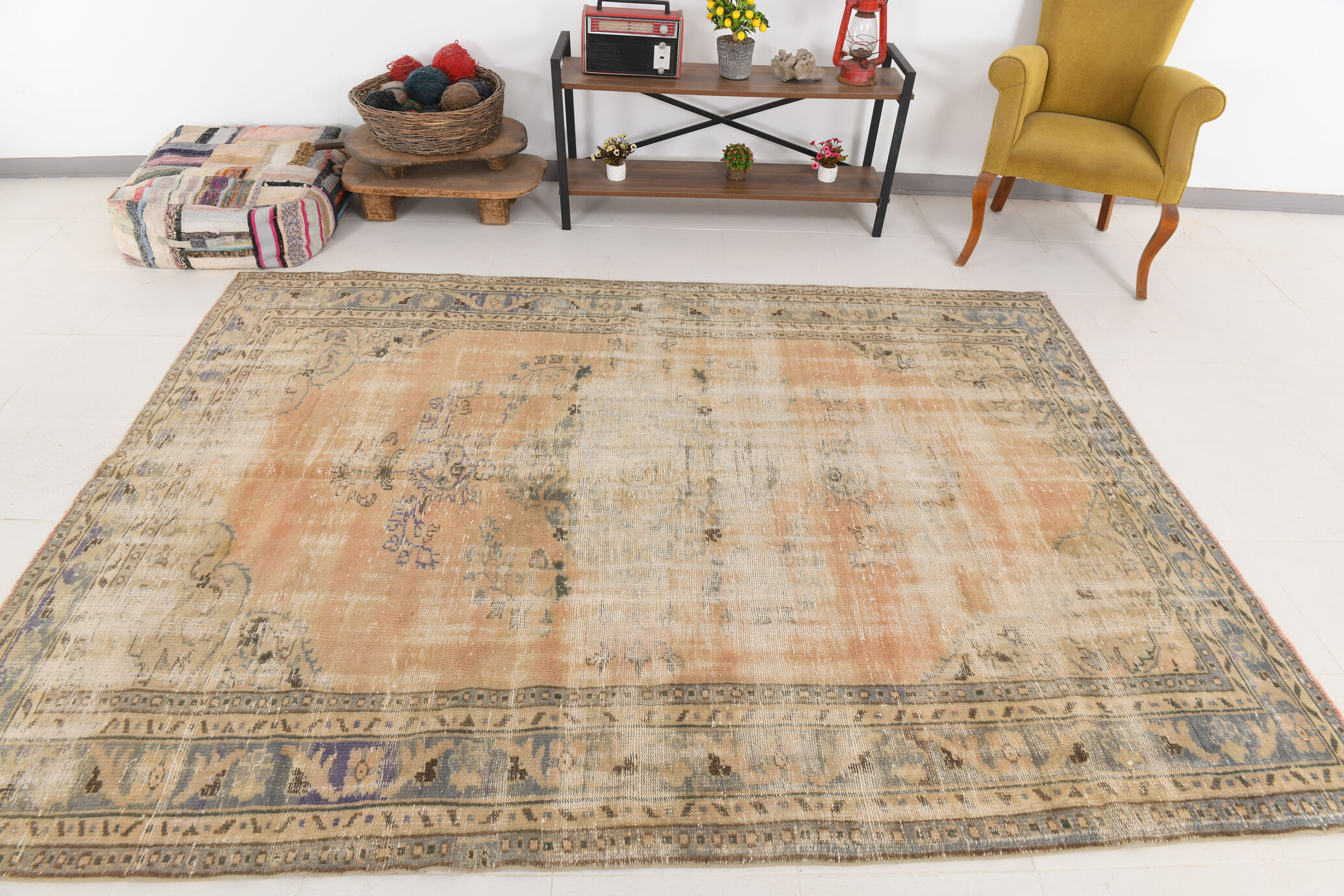 6x9 Old Antique Vintage Rug, 196x270Cm