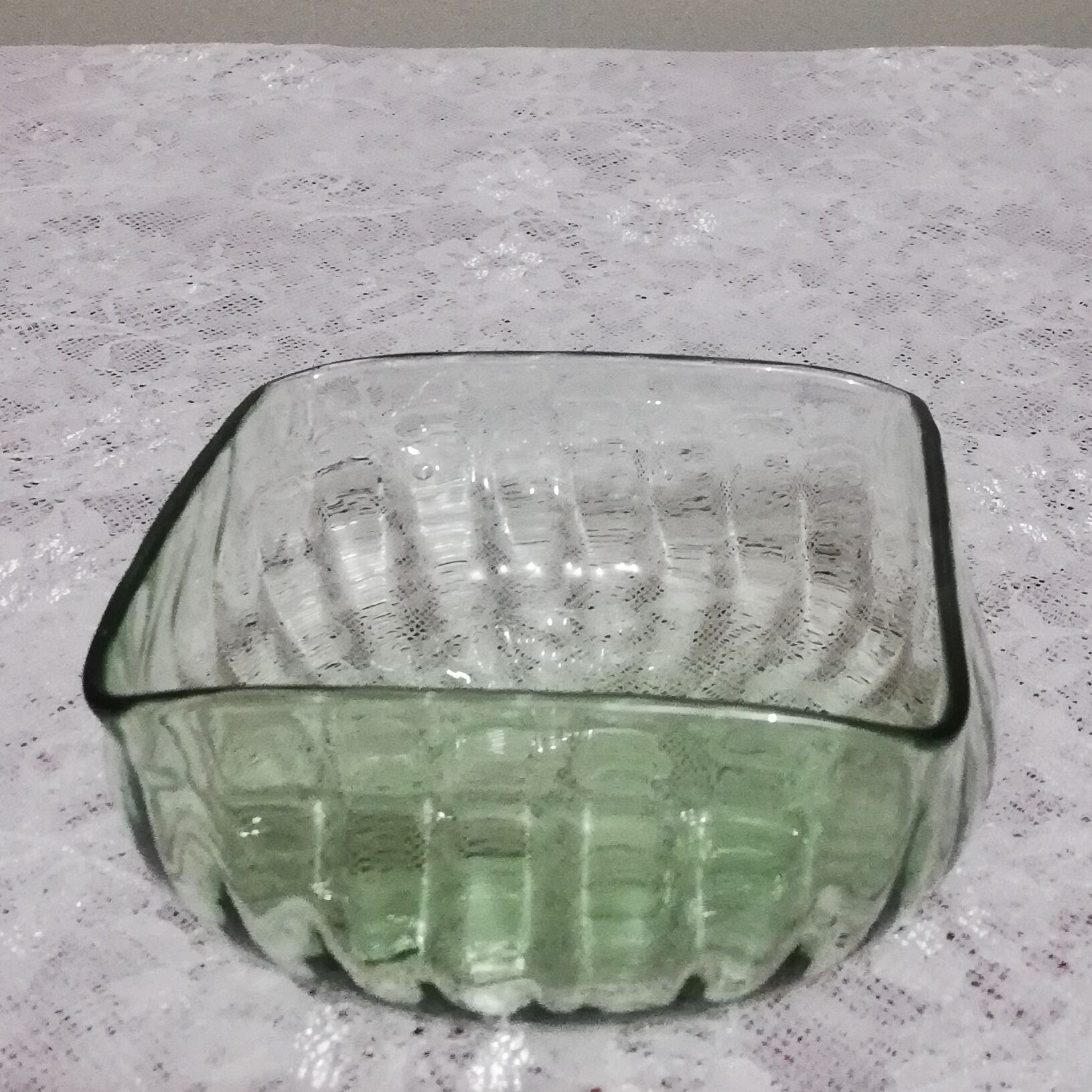 4 art deco glass cups