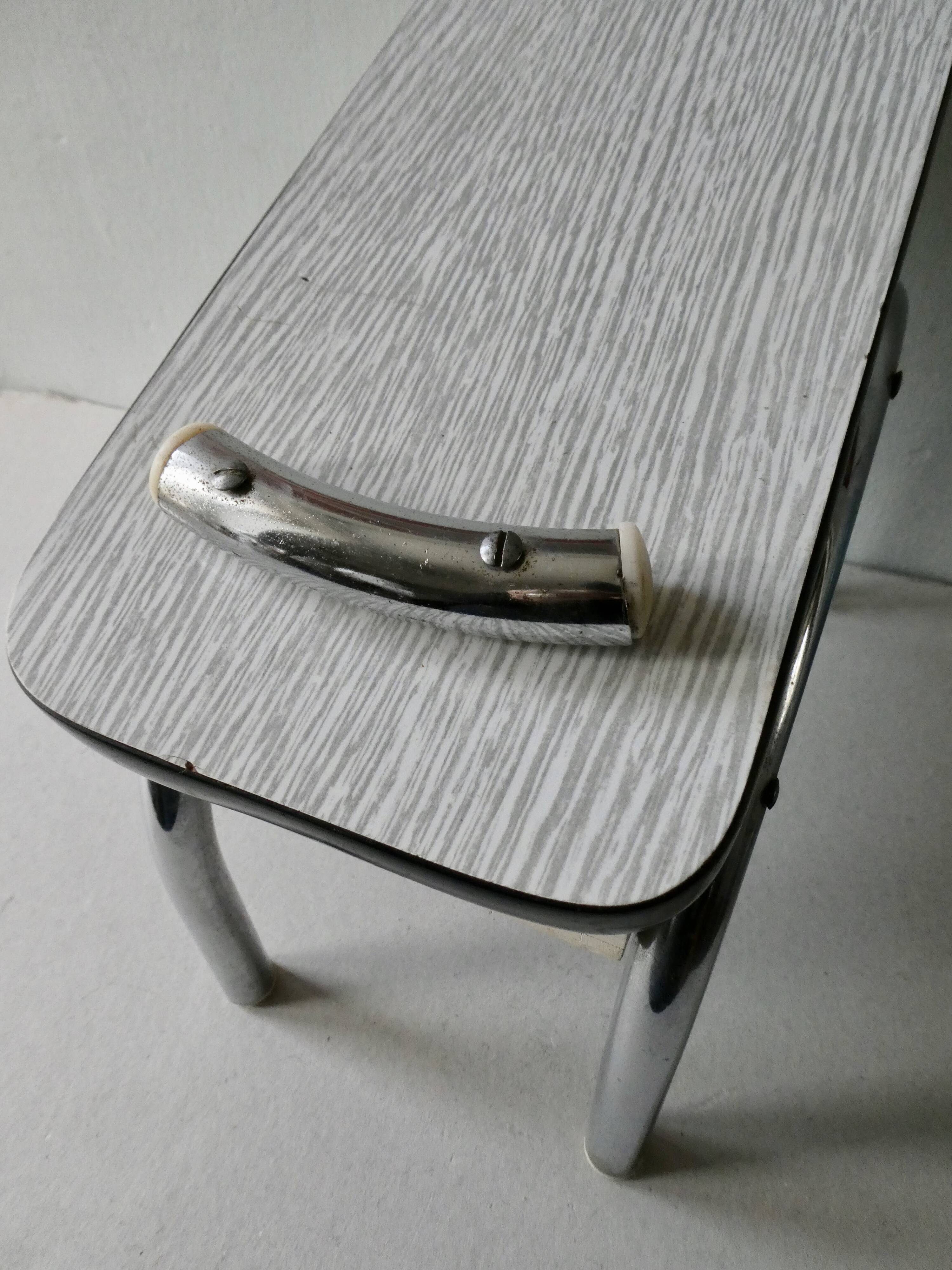 Rest feet, waxer chest, in Formica, 60s