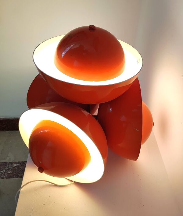 Lampe de salon a 4 feux en metal laque de couleur orange circa 1970