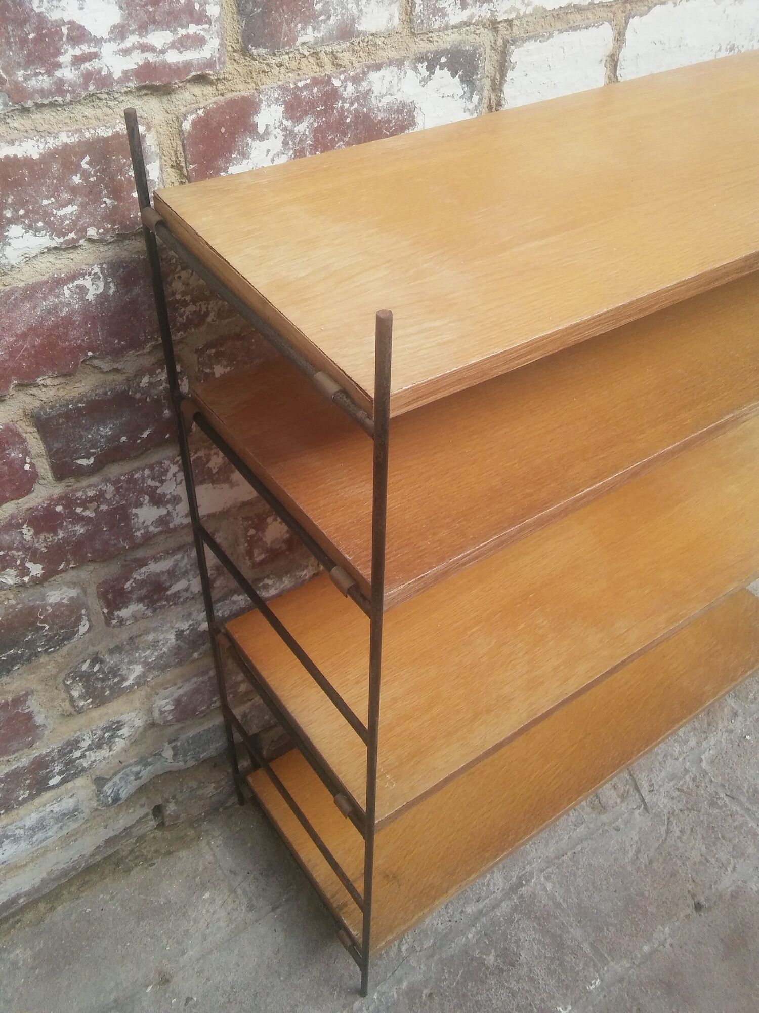Tomado Holland metal string shelf