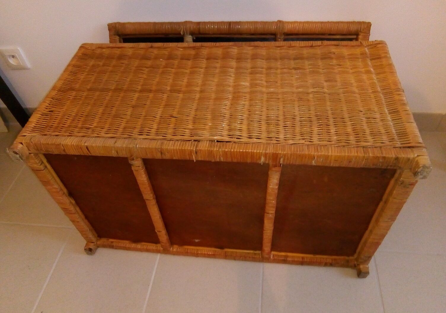 Rattan trunk toy chest