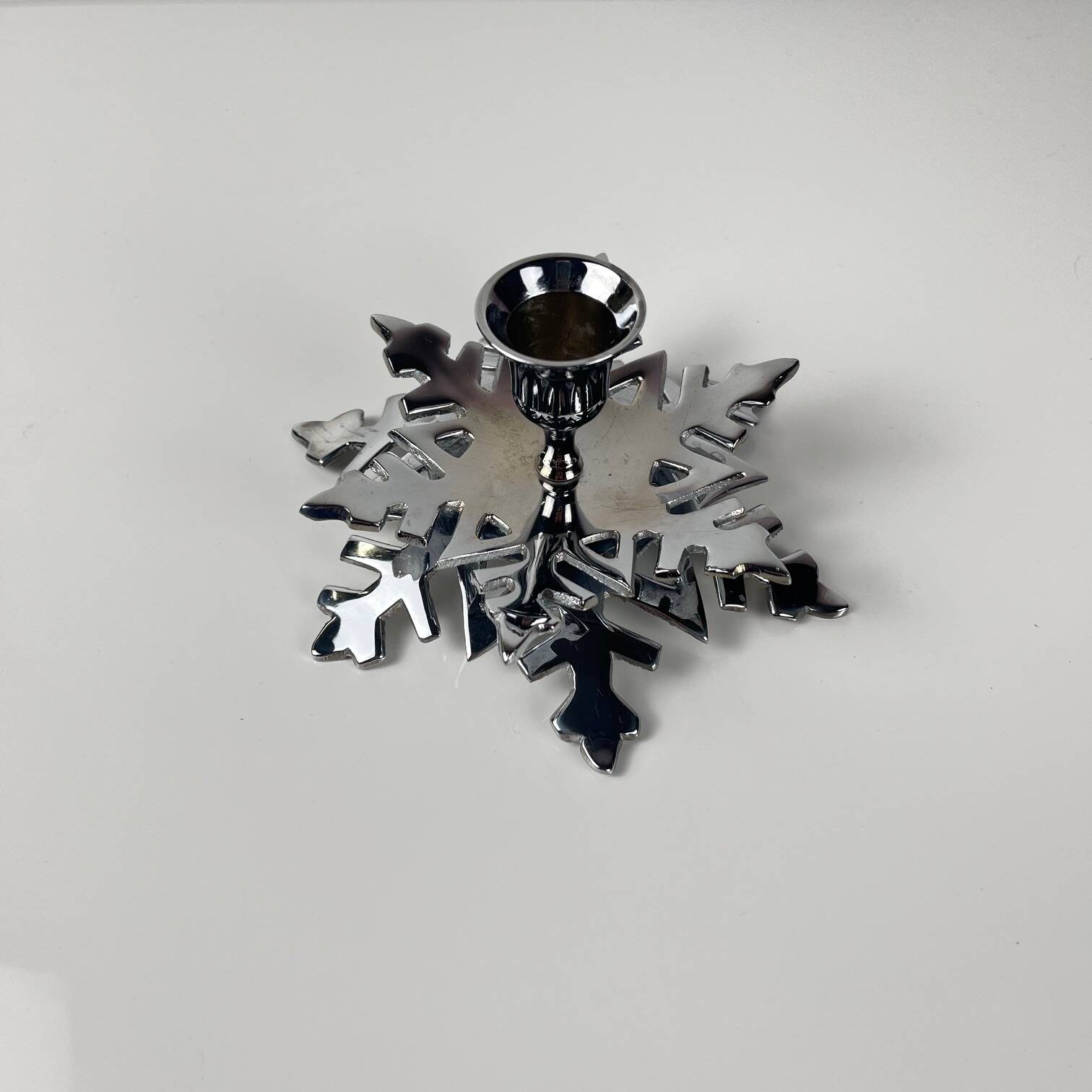 Silver metal snowflake candle holder