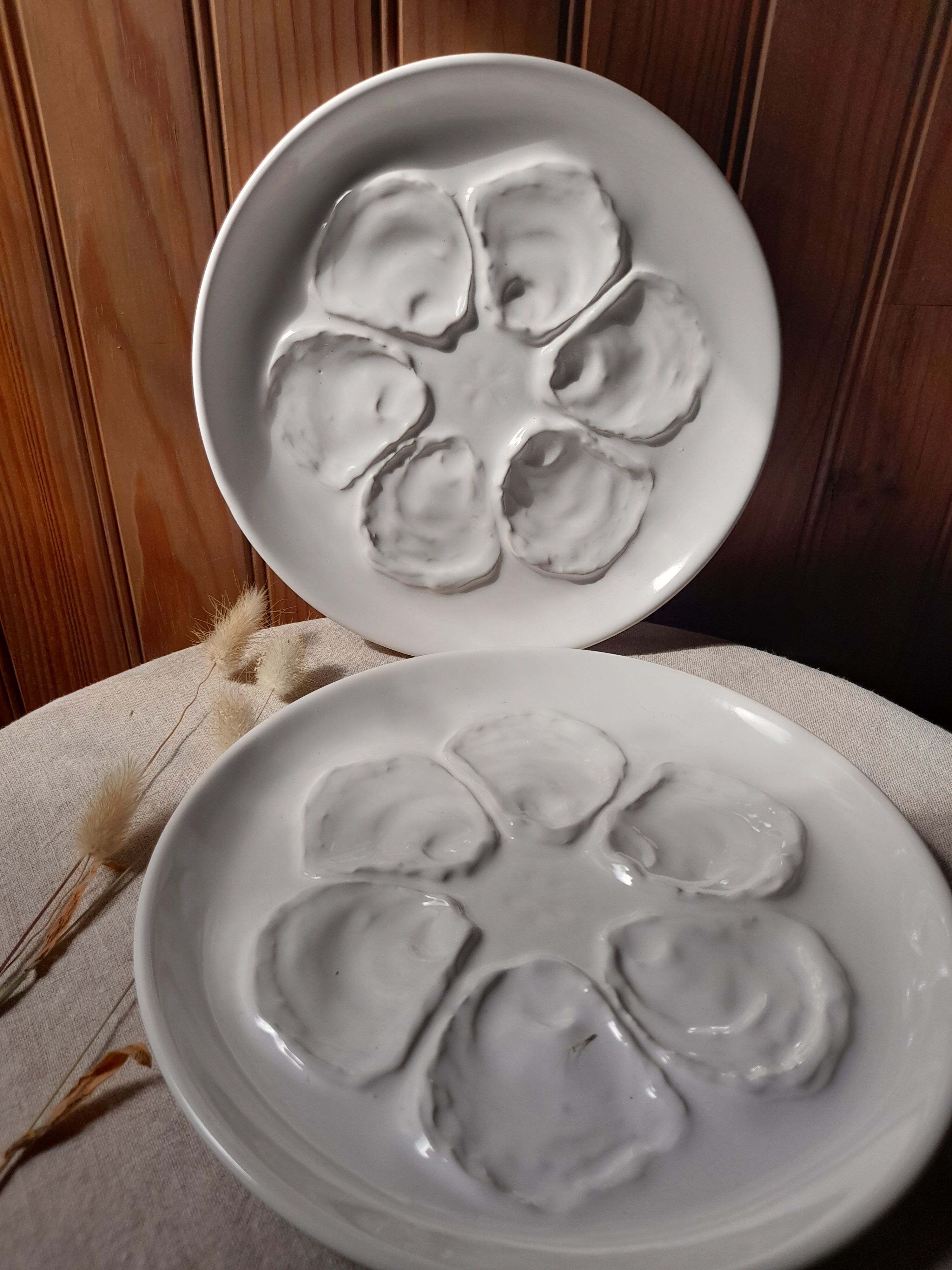 5 white oyster plates, St Amand faiencerie - vintage