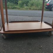 Table desserte bar roulante en orme massif par ercol angleterre vers 1960