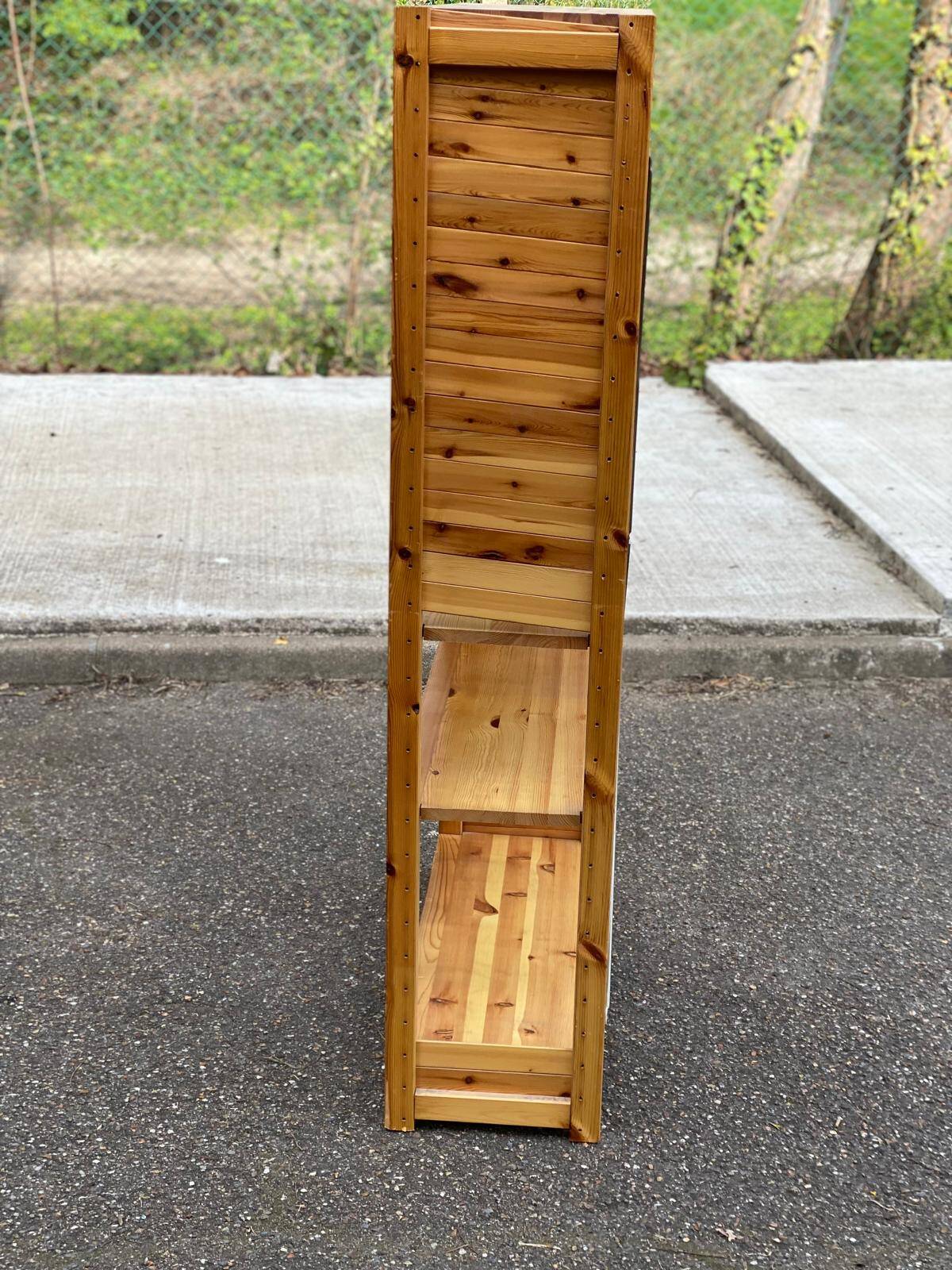 Scandinavian solid pine shelf with 5 levels.